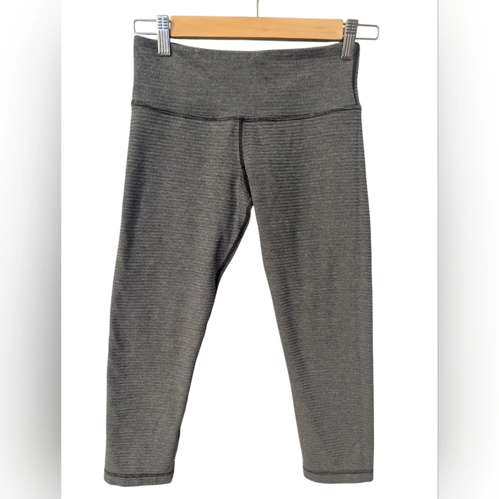 LULULEMON Wunder Under Cropped Low Rise Yoga Training Leggings Size 6 Gray